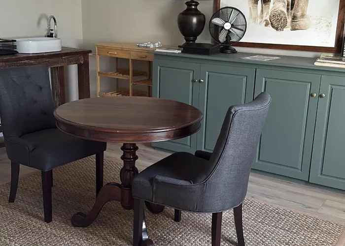 One Oak Guest House