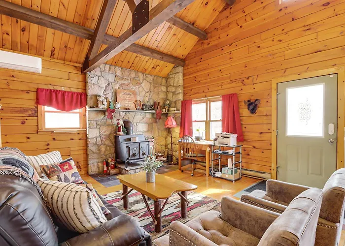 Hike + Ski: Log Cabin In East Stroudsburg!