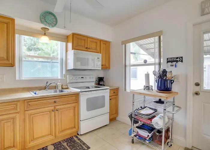 2 Mi To Boardwalk: Home W/ Grill In Dania Beach!