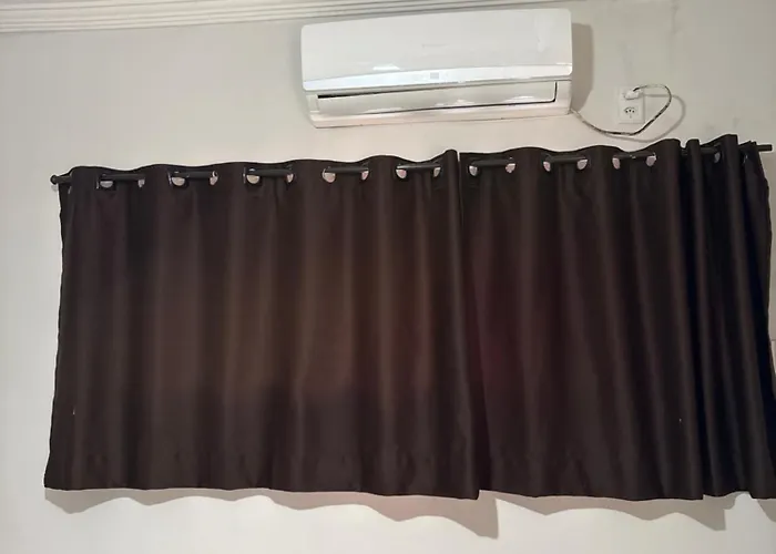 Pousada Quarto com ar, wi fi,frigobar perto da basilica