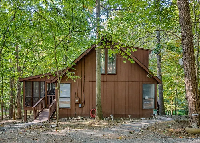 Fox Hollow - Cozy Den With A Hot Tub