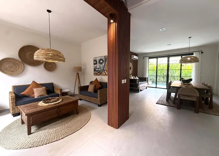 De Cinta Villa - Kuta - 6 Bedrooms - Heart Of Kuta