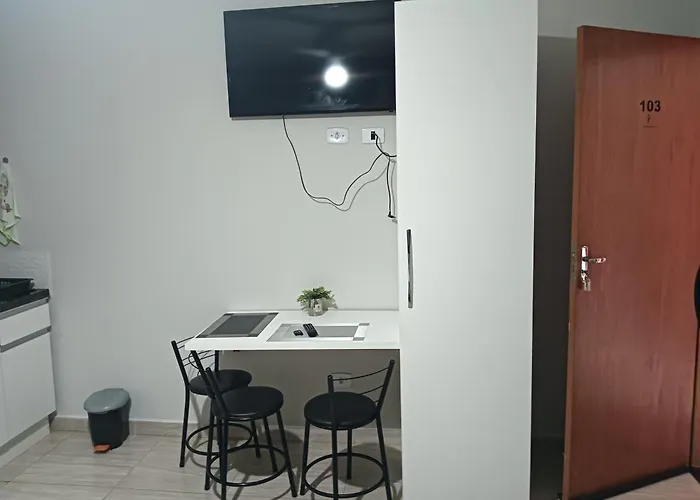 Kitnets bem localizada, próx ao autódromo!