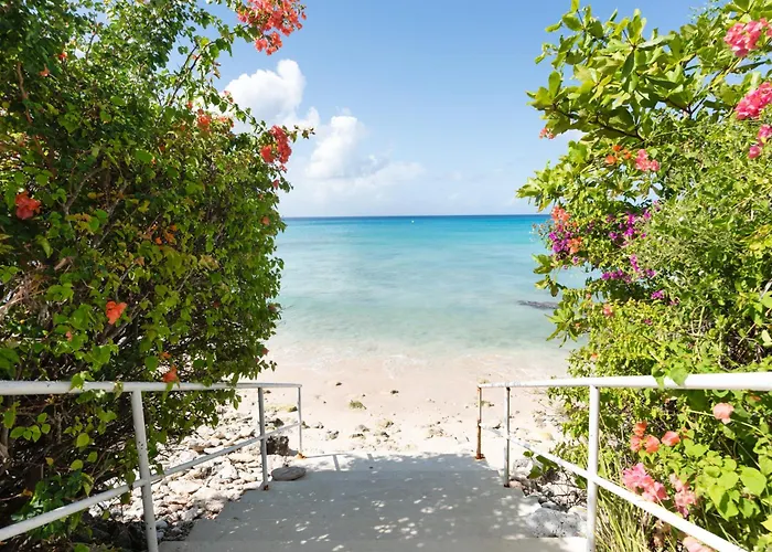 Bianca Bay 3 Bedroom West Coast Beach Front Villa