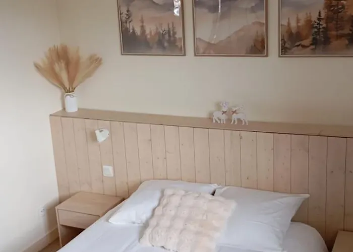 Chez Vivi: Tranquil 3-Star Home with Terrace and Free Wi-Fi