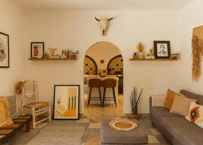 Cien Palmas- Authentic Mexican Casita 1 -Downtown