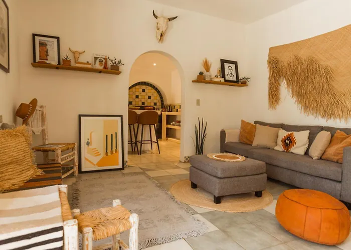 Cien Palmas- Authentic Mexican Casita 1 -Downtown