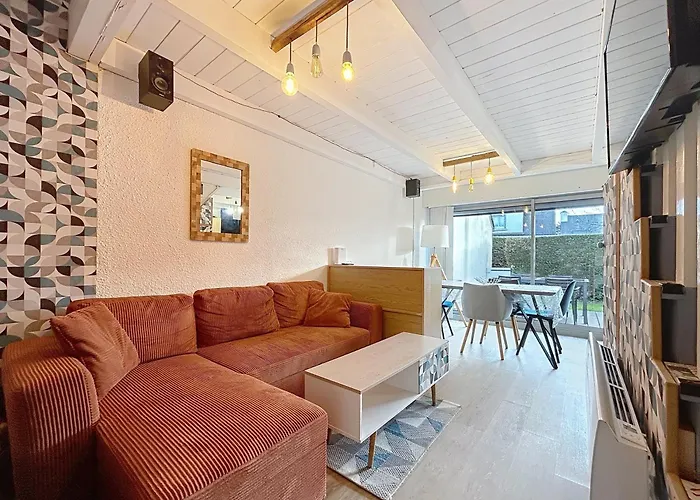 Escapade Marine Carnac, Petite Maison Toute Equipee Et Confortable, Au Calme Entre Plage Et Ville Avec Jardinet Au Sud