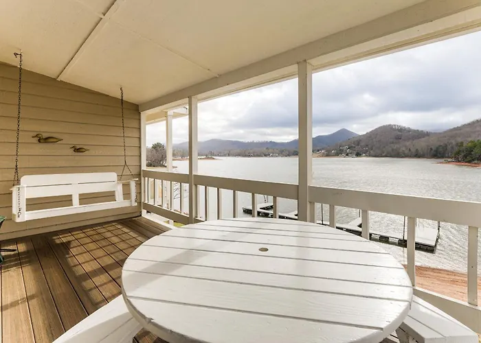 Fire Pit & Boat Dock: Lake Chatuge Townhome!