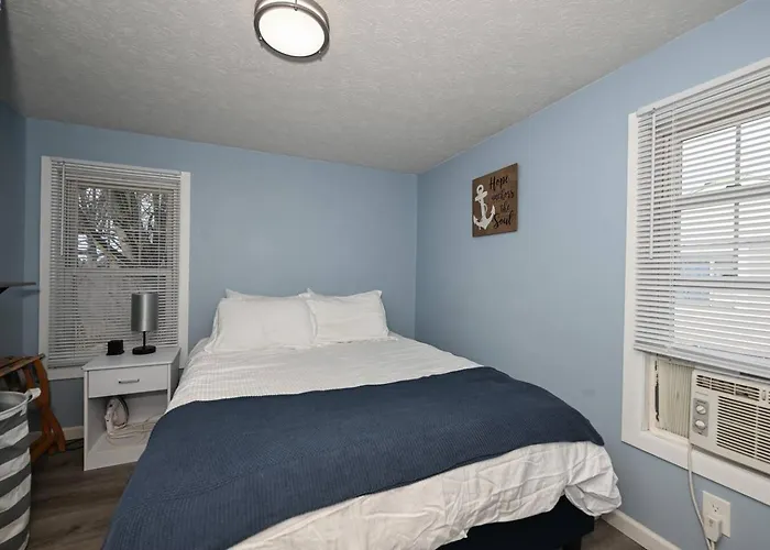 Recharge & Reconnect Vermilion Cottage, Beach 5 Min, Cedar Point 30 Min