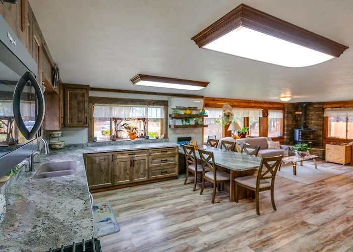 Libby Home W/ Mountain Views, Gazebo & Fire Pit!