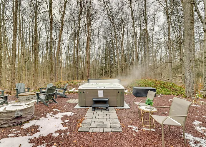 Pocono Pines Home W/ Private Hot Tub!