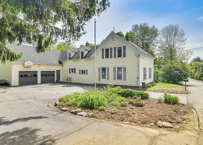 Fireside Winter Escape: Spacious Wilton Getaway