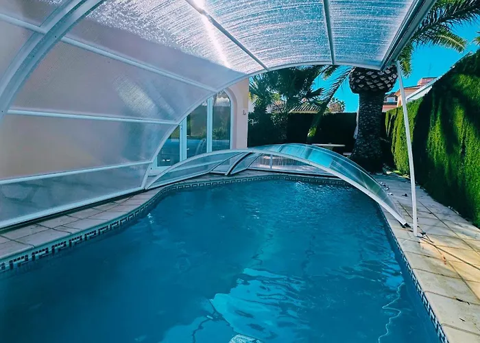 Impresionante Villa Con Piscina Climatizada - Oliva Nova