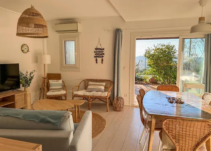 Le Mazet Au Lavandou