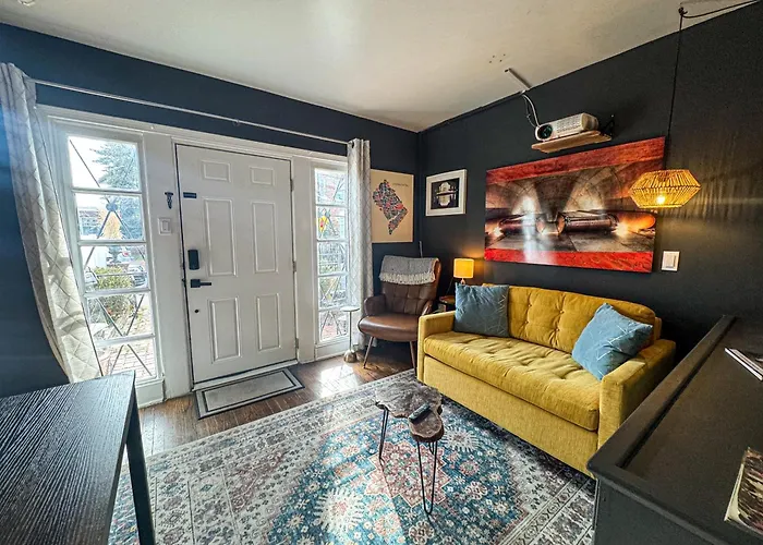 Capitol Hill Carriage House