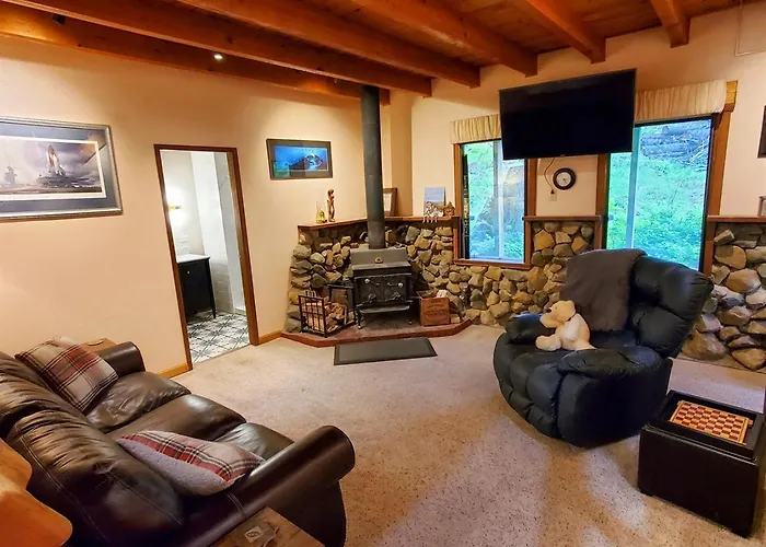Juneau Cabin Near Eaglecrest & Trails