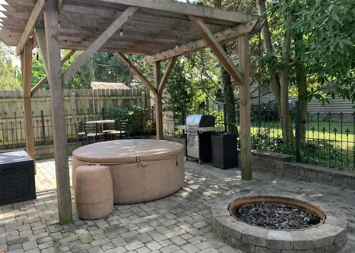 "Madison Manor I" By The River, Hot Tub, Downtown