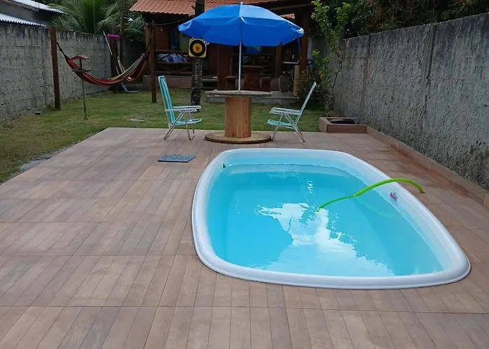 Chalé de Madeira, a 60m do mar em condomínio