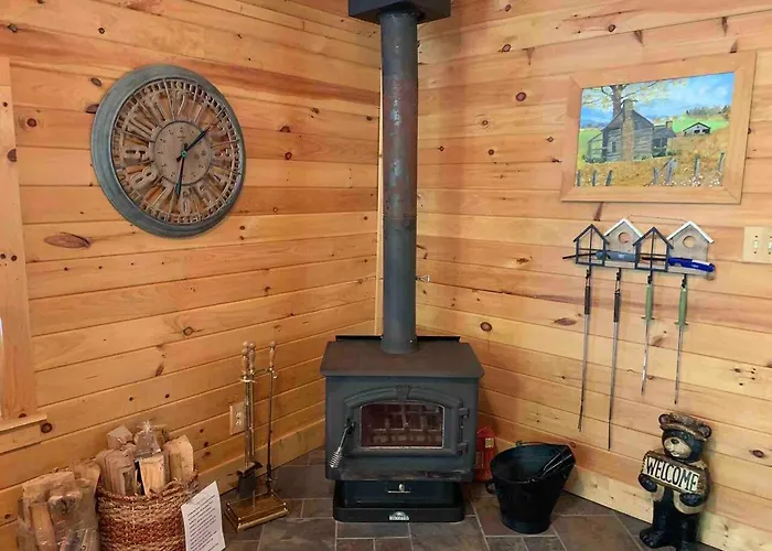 Romantic Chalet W/ Hot Tub Close To Roan Mountain