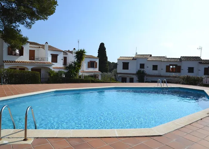 Maison Avec Piscine Commune, Jardin Et Terrasse - Proche Plage Et Villages Medievaux