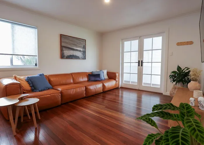 Bungalow Blue - 8 Illawong Lane