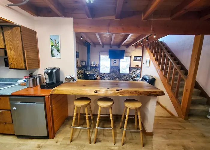 Juneau Cabin Near Eaglecrest & Trails