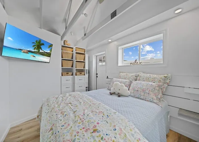 Private Cottage On Annie