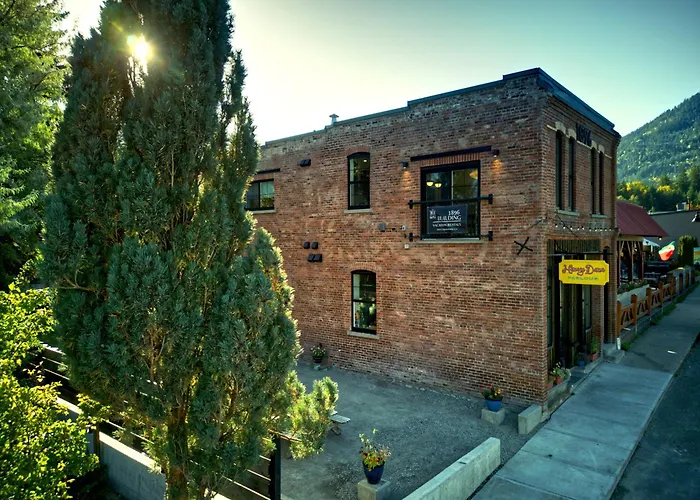 The Crow'S Nest At The 1896 Building