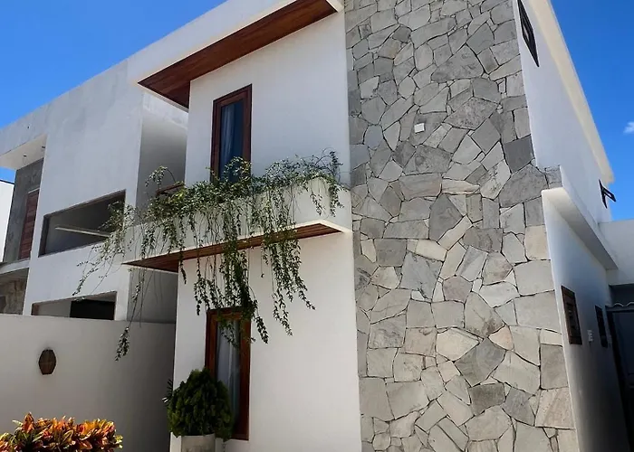 Sunny Kite House Prea