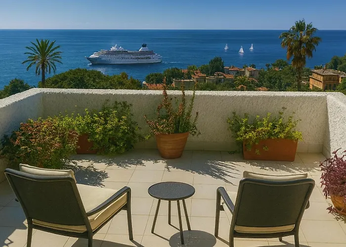 Lavish Seaside Villa With Garden And Stunning Views