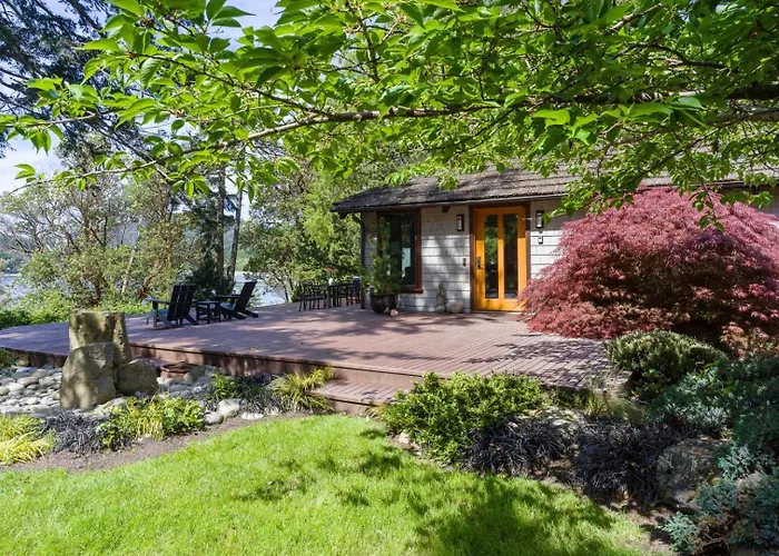 Luxe Beachfront, Hot Tub, Kayaking, Walk To Town