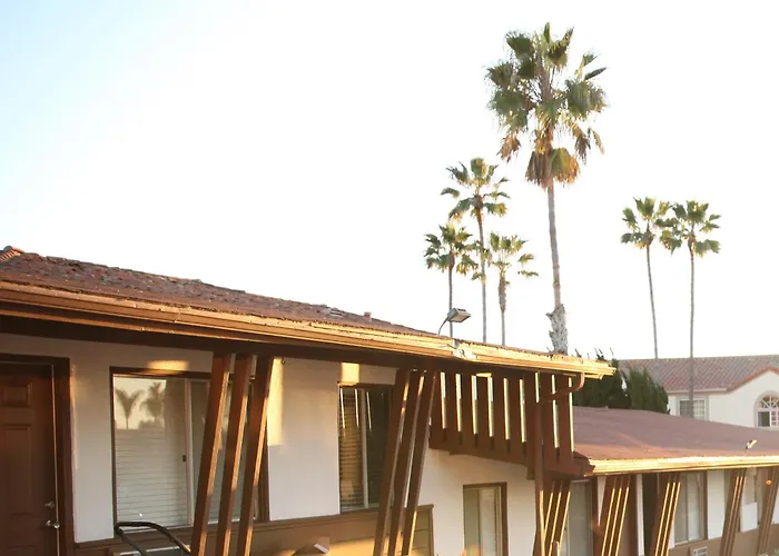 West Coast Surf And Stay