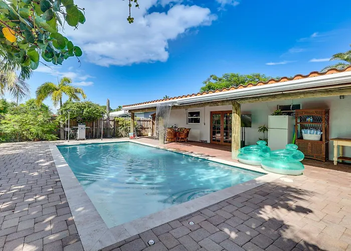 Fish, Swim & Relax Poolside! Deerfield Beach Oasis
