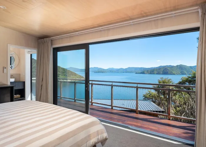 Kahikatea Bay Retreat - Boat Access Only