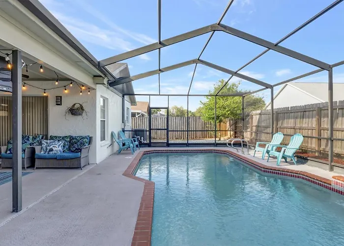 Stunning Heated Pool House For 10 In Brandon, Fl