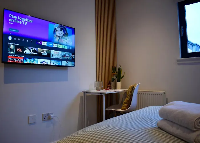 Private Room And Bathroom In Shared Flat With Parking