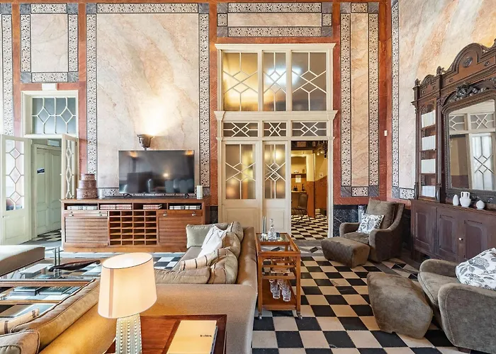 Casa Indiana En El Corazon De Begur Con Azotea