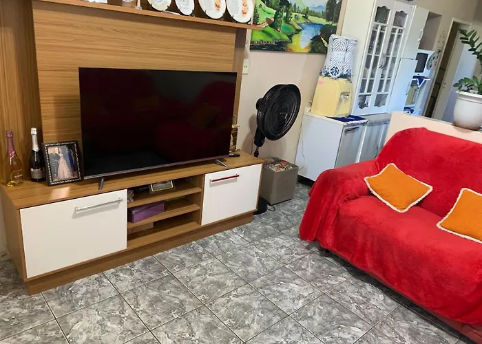 104-Casa com dois quartos, sala de estar e cozinha,Pousada HG