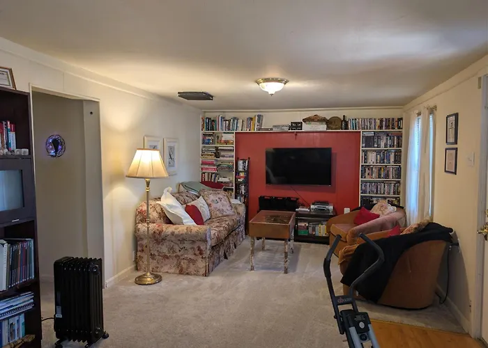 Ag House, Recreaters,Work Remote, Surgery, Healing Ada, Pets, Parking