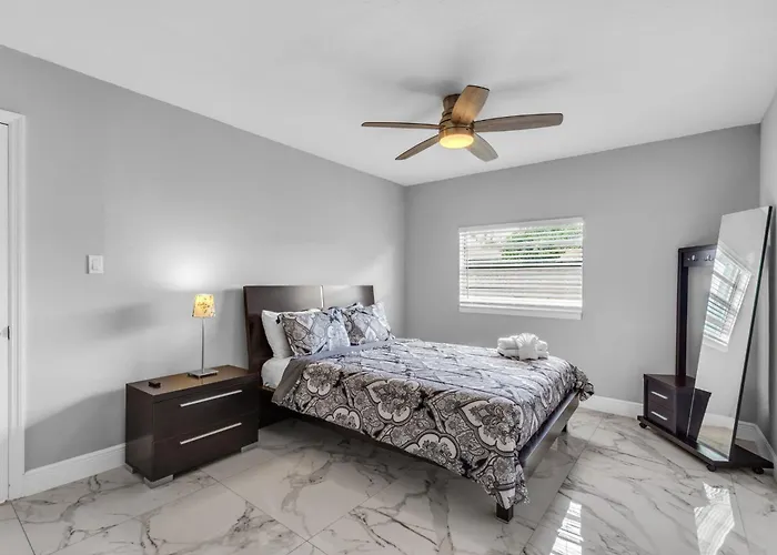 Private Vacation Home Near Beach Newly Renovated