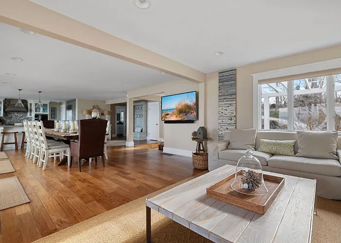 Sunset Shores Sanctuary By Juniper Holiday + Home