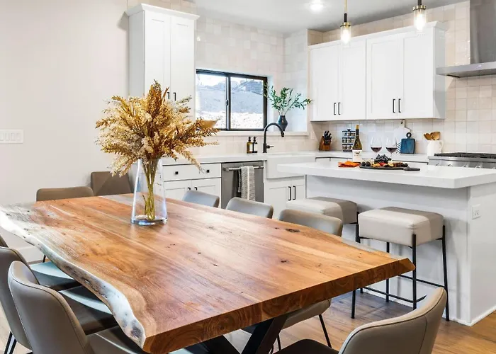 Deer Valley East Retreat By Avantstay