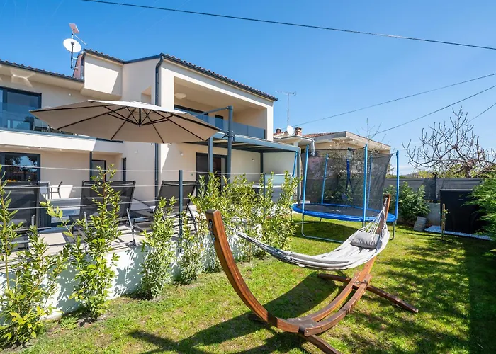 Villa Domenica Medelina 5. City Center, Pool, Jacuzzi, Sauna
