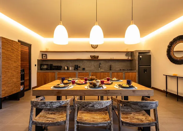 Seminyak Villa 2 Bedroom - Private Pool & Rooftop