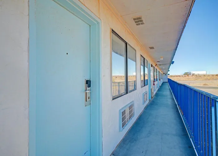 Motel 10
