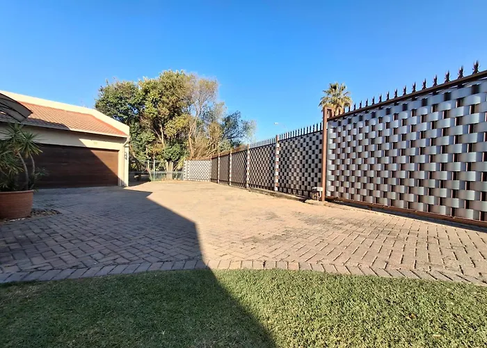 Or Tambo Stay Unit 1