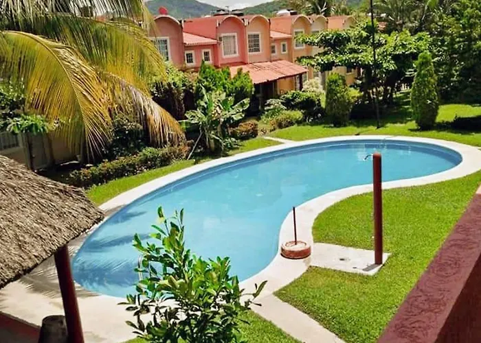 Casa En Ixtapa 3 Recamaras Con Alberca