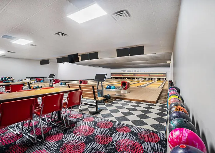 Bowling Alley! Expansive Group Getaway In Lewiston