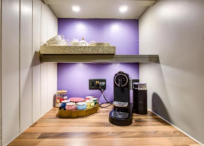 Chic Pet-Friendly Cottage, Fireplace, Wivenhoe